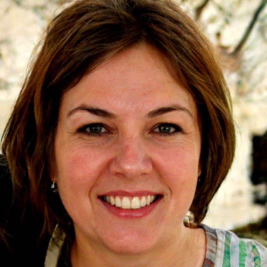Retrato profesional de Esperanza Molina